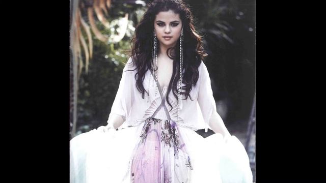 Selena Gomez - Stars Dance Album CD Booklet смотреть онлайн