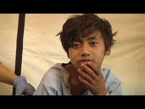 Woman and teenage boy rescued five days after Nepal quake смотреть онлайн