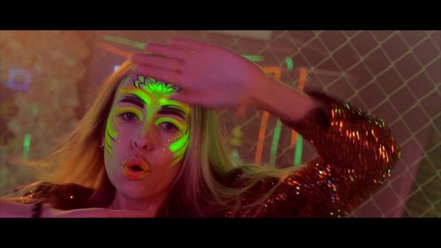 Julia Montblanc - Ультрафиолет (Official Video) смотреть онлайн
