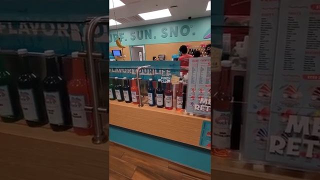 Shaved Ice at Bahama Buck's смотреть онлайн