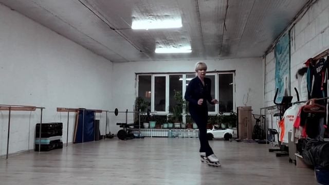 Галина Масюк. Домашняя работа😀.Когда не хватает льда , выручают ролики😃. смотреть онлайн