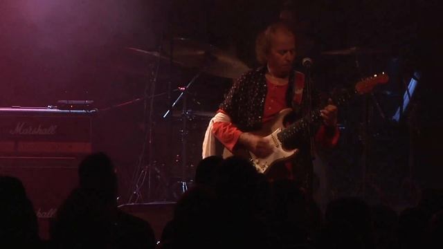 SHLOMO MIZRACHI - שלמה מזרחי смотреть онлайн