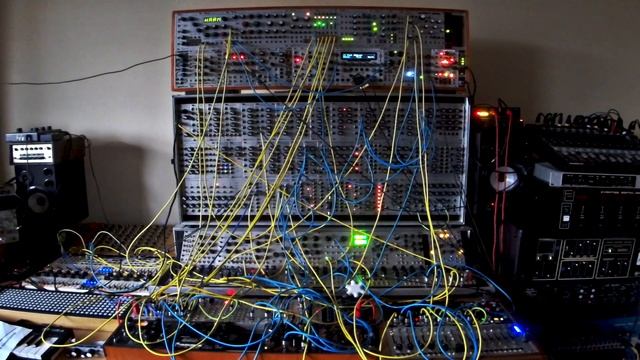 Mutable Instruments Stages - Easter Egg - Harmonic Oscillator - Full Accompaniment смотреть онлайн