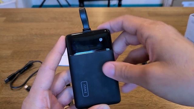 INIU B2 10,000mAh Power Bank Review смотреть онлайн