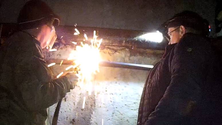 Газосварка ЖКХ Дюймовая труба Gas welding of housing and communal services смотреть онлайн