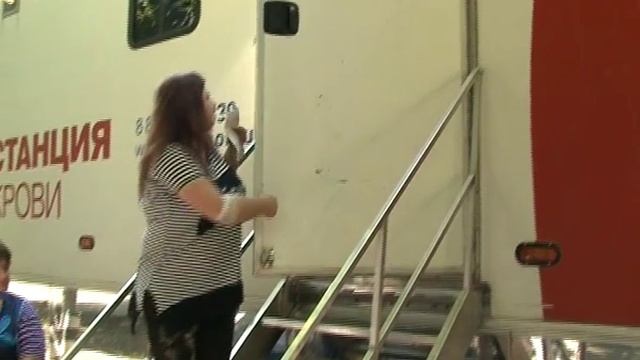 Сдавая кровь даруешь жизнь смотреть онлайн