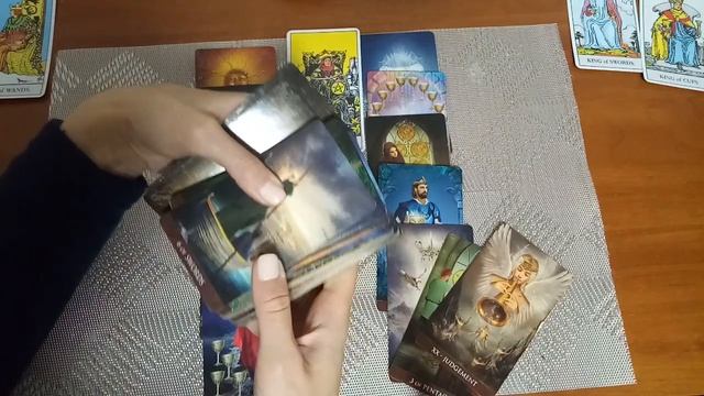 ЛЮБОВНЫЙ ТРЕУГОЛЬНИК. Гадание на картах Таро смотреть онлайн