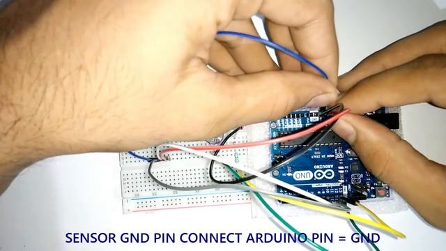 Using Ultrasonic Distance Sensor HC-SRO4 with Buzzer, LED and Arduino uno смотреть онлайн