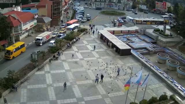Вебкамера "Площадь Советская". Запись 26.10.2017 14:00:04 смотреть онлайн