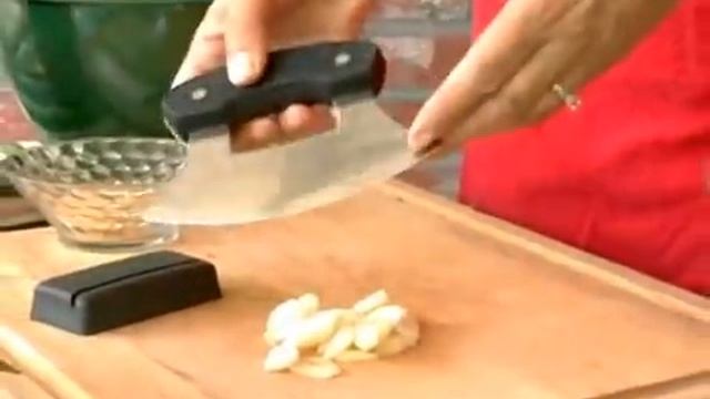 Catering & Preparing an Italian Meal _ Cutting Garlic For Italian Catering Events смотреть онлайн