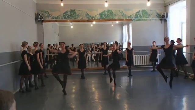 Техника вращения на середине 3 курс ДТХК (женский класс) УКРАИНА!!! смотреть онлайн