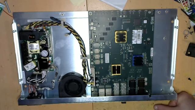 Inside an Atto Fibrebridge 6500N Fibre Channel to SAS bridge. смотреть онлайн