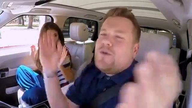 Selena Gomes cantando Shake it off смотреть онлайн