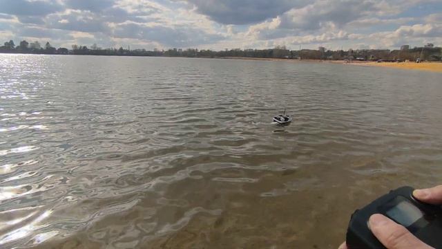 Прикормочный кораблик D19 тест на воде смотреть онлайн