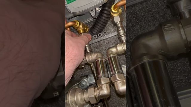 Сборка узла ввода воды в квартиру. Shorts 31 смотреть онлайн