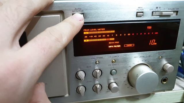 V8000s Teac Cassette deck calibration смотреть онлайн