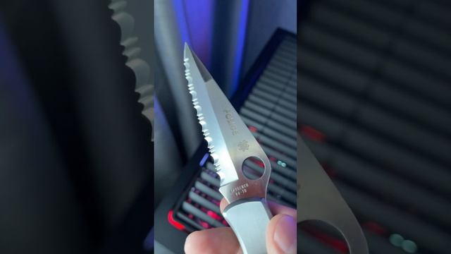 Spyderco Police смотреть онлайн
