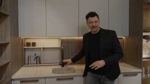 Раздвижной фартук на кухне. Кухня с островом.