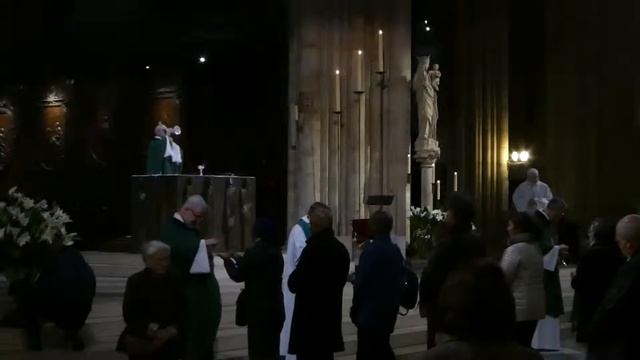 Notre Dame Sunday Mass Sacraments II смотреть онлайн