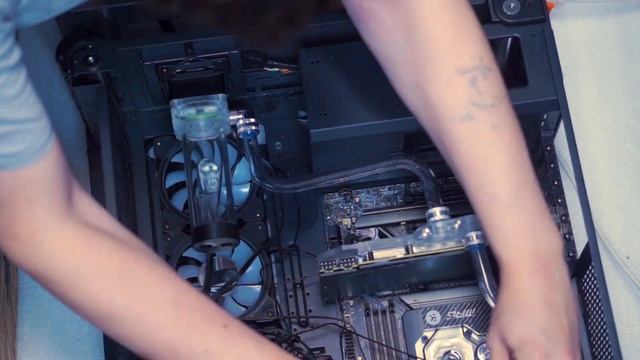 Сборка пк за 500000 рублей / Сборка кастомного компьютера на водяном охлаждение смотреть онлайн