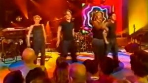 Britney Spears - Crazy (Live)