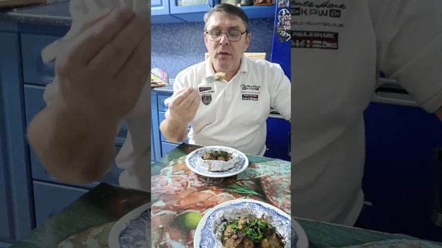 Мясо в духовке в фольге . Сочная запечённая Свинина с Грибами порционно. смотреть онлайн