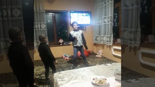 bir do'stim bor eslatadi bolalikni смотреть онлайн