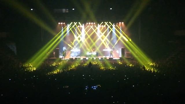 Hollywood Undead - Gravity (Moscow VTB Arena 12.04.2019)