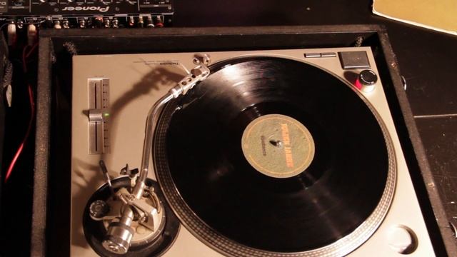 Technics SL 1200 Review - What is a Turntable? - DEX 101 DJ Tutorial смотреть онлайн