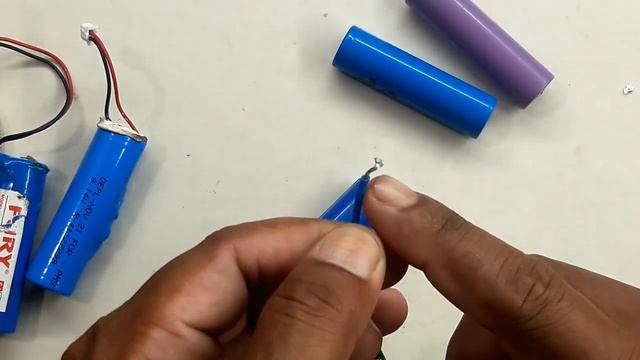 🔥Lithium ion बैटरी पर Soldering कैसे करें ✅| How To soldering Lithuan ion battery | lithium ion🔋 смотреть онлайн