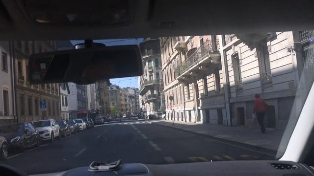 нудная Женева из  окна авто. карантин/ апрель