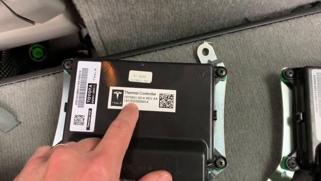 Replacing a Thermal ECU in Rav4 EV смотреть онлайн