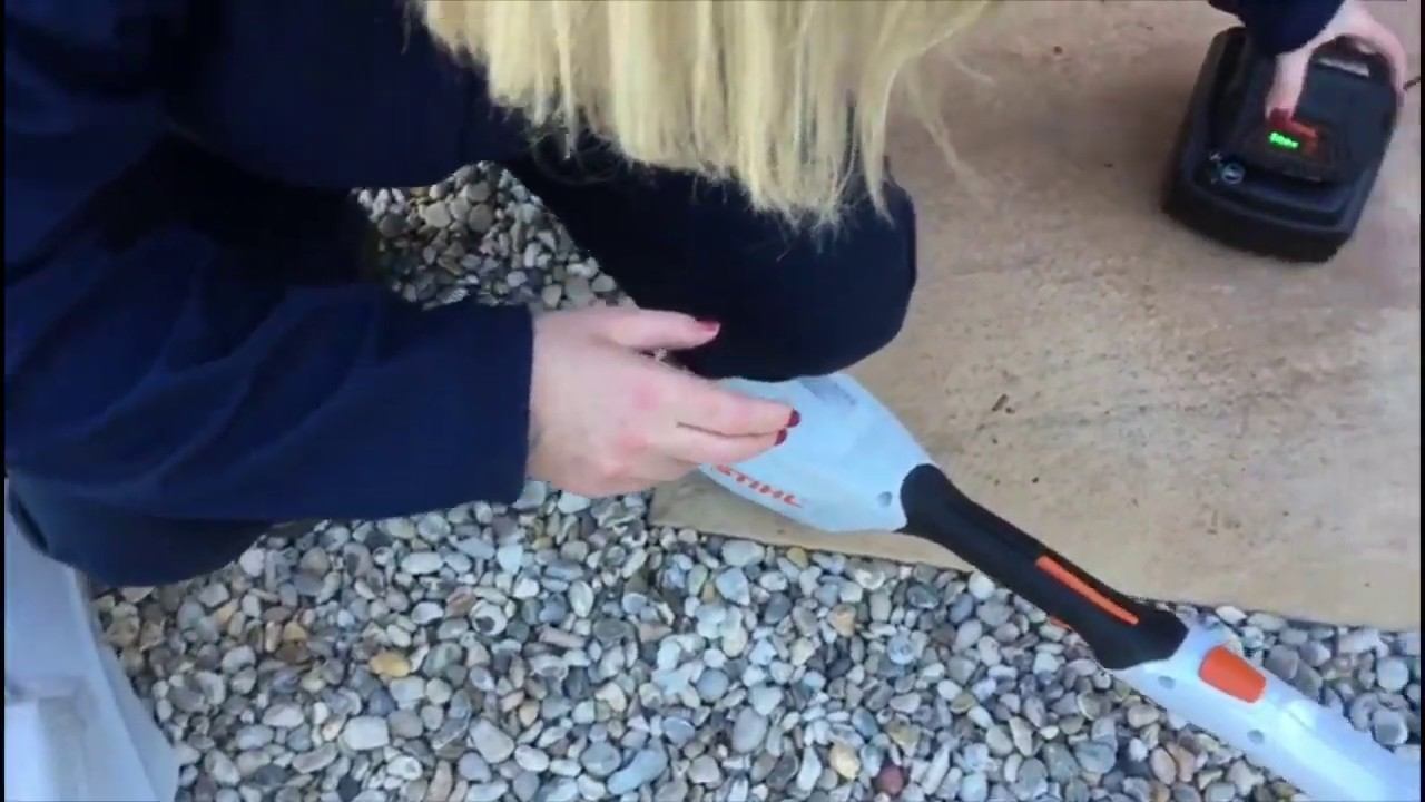 Stihl BGA 57 - Battery Powered Blower смотреть онлайн