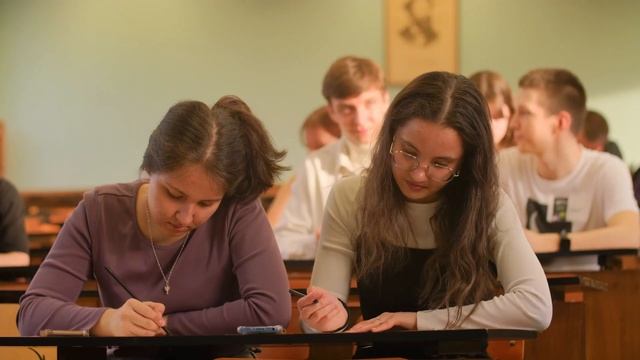 «ПОЛИПЛАСТИК УралСиб» выступил официальным партнером выставки работодателей «Время карьеры» в УрФУ смотреть онлайн