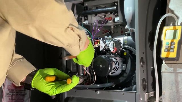 Goodman Furnace Bad Gas Valve Fixed!!! смотреть онлайн