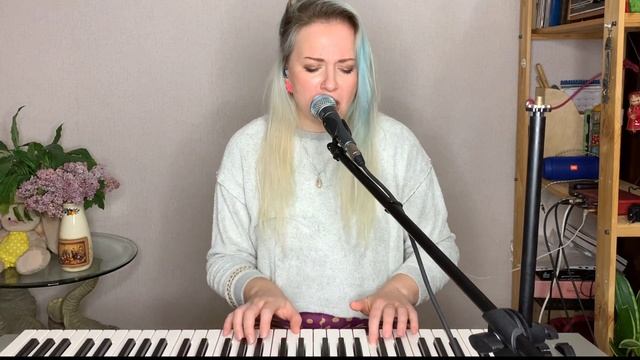 Right there live cover on Ariana Grande смотреть онлайн