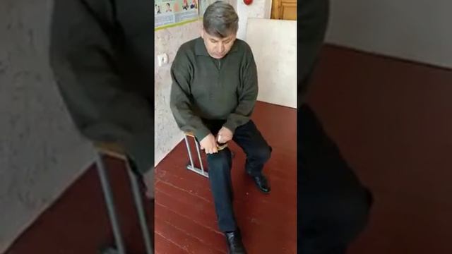 Накладання жгута на нижню кінцівку з підручних матеріалів смотреть онлайн