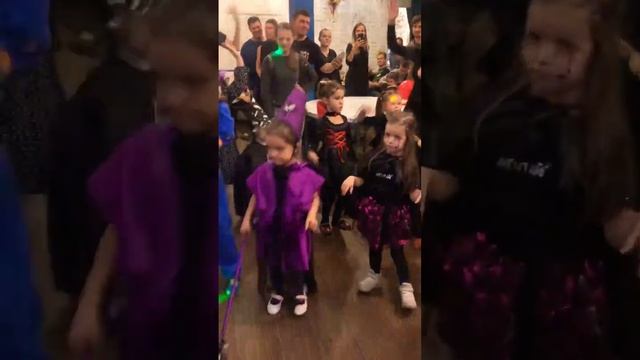 Хээлуинская вечеринка смотреть онлайн