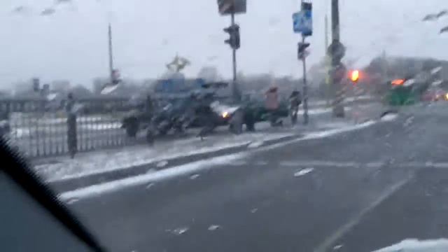 Первый гололед. С днем жестянщика! 28.11.16г. Брест смотреть онлайн