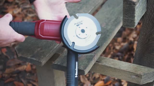 Трех зубый диск по дереву на болгарку! Не повторять - опасно! смотреть онлайн