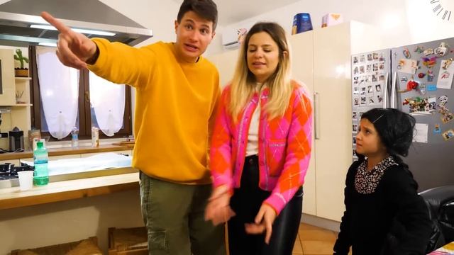 ANDIAMO A VIVERE NELLA NUOVA CASA DI FIGLIACHIARA MA DISTRUGGE TUTTO MENTRE FACCIAMO I BABYSITTER!😡 смотреть онлайн