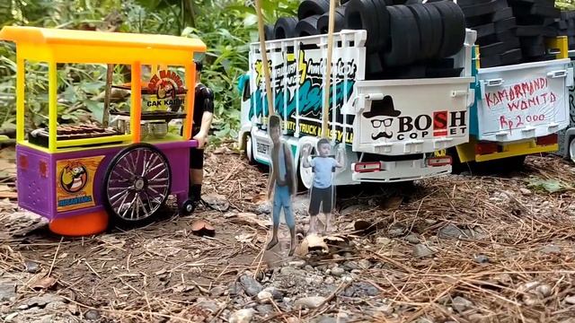 Truk Wahyu abadi 2 ditantang oleng sama besi tua cak selamet 🤣 || versi miniatur truk lucu || смотреть онлайн
