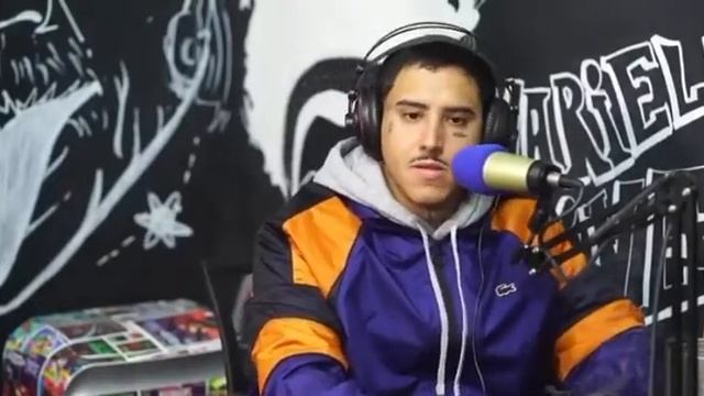 MC PH FALA de MC VK E KEVIN смотреть онлайн