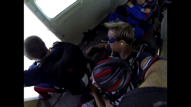 Steven Loerlein's Tandem skydive! смотреть онлайн