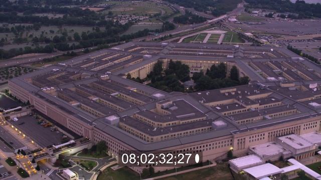 "The Pentagon" headquarters of the US Department of Defense in Arlington in Virginia, USA смотреть онлайн