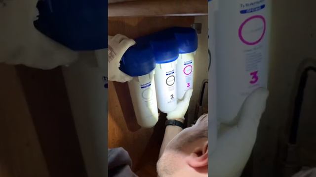 Установка фильтра за одну минуту. Shorts 18 смотреть онлайн