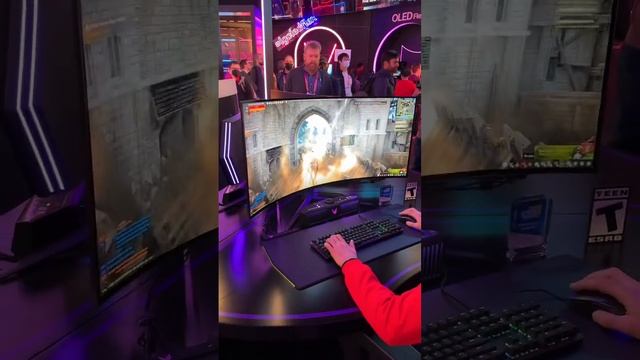 The new LG 45" UltraGear OLED 240Hz Curved Gaming Monitor! #ces2023 #tech #monitor смотреть онлайн