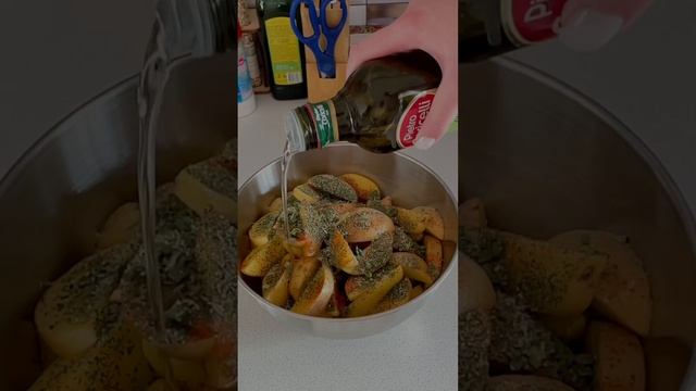 Картофель по-деревенски #рецепт #рек #еда #картофельподеревенски #ужин #чтоприготовить #вдуховке