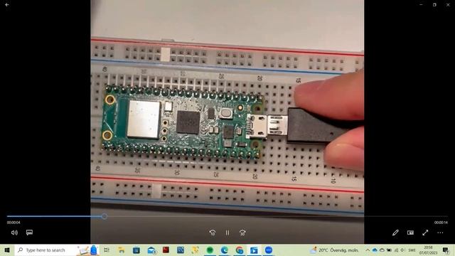 Raspberry Pi Pico W - Getting Started: Installing the firmware! смотреть онлайн