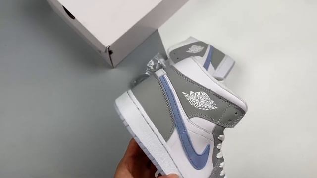 Air Jordan 1 Mid White Grey Blue With Icy Soles смотреть онлайн